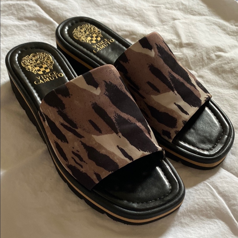 Vince Camuto Brown and Black Slide Sandals
